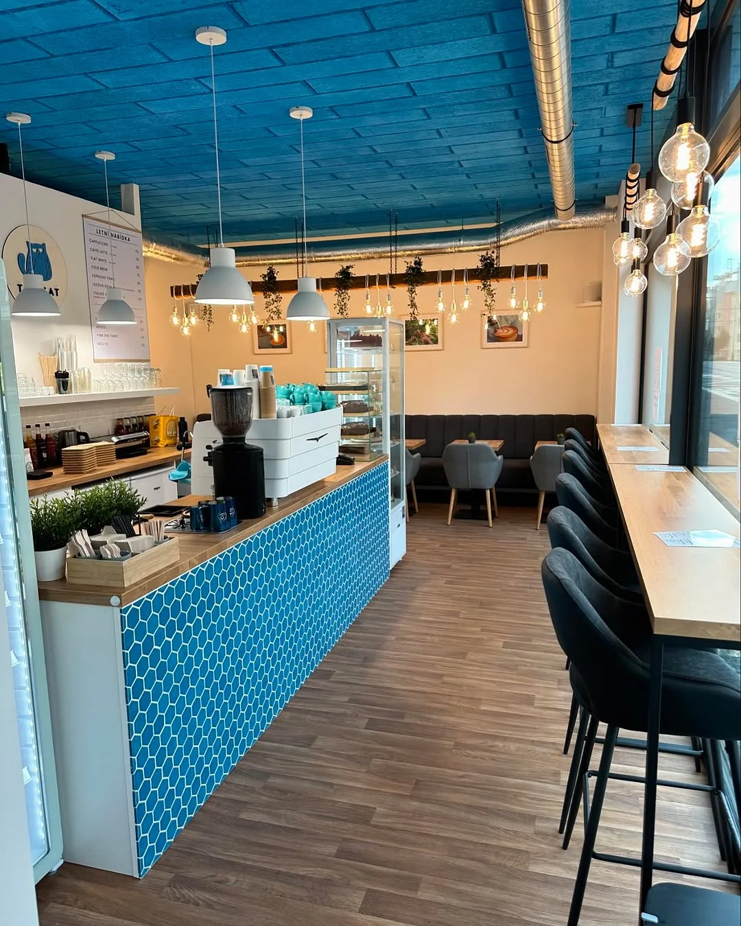 Otevření kavárny Tomcat Coffee Košíře